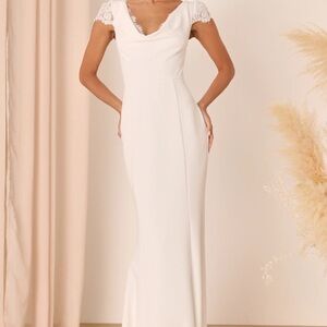 NWT! Lulu's Ivory Lace and Cap Sleeve Wedding Dress. Full Length Gown